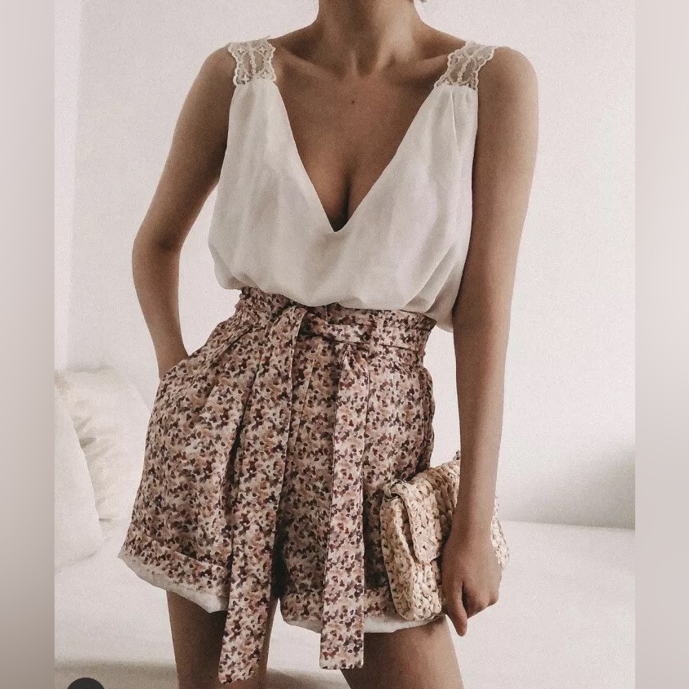 Zara Bloggers Favorite Floral High Waist Elastic Waist Paper bag Shorts